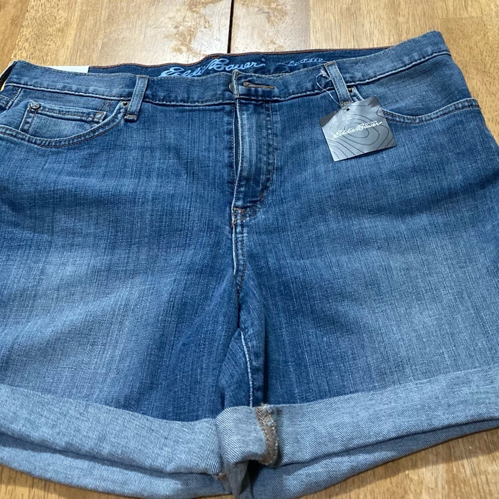 Beautiful shorts. Size 10 length regular new!